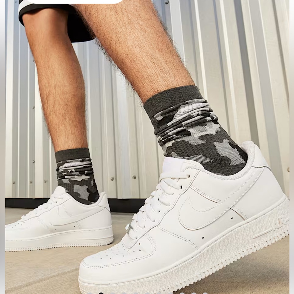 Nike Air Force 1 '07 Low Triple White Sneakers 315122-111 Mens Size 11.5